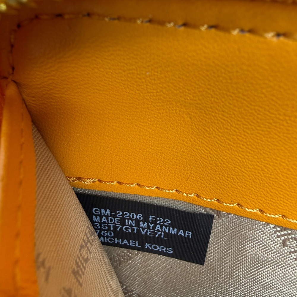 Michael Kors - Jet Set Large Wallet - Picture 6 of 9